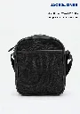 JJ_VOYAGER_SLING BAG_BLACK_03.webp